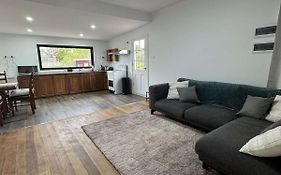 Swansea Coastal Retreat Near Sea & Iga